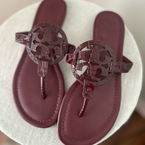 TORY BURCH CROCODILE EMBOSSED THONG SANDALS NEW RED SIZE 8.5 - Picture 7 of 10